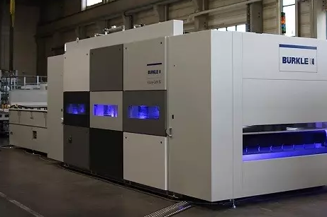 B&uuml;rkle聲稱大大減少了層壓時間