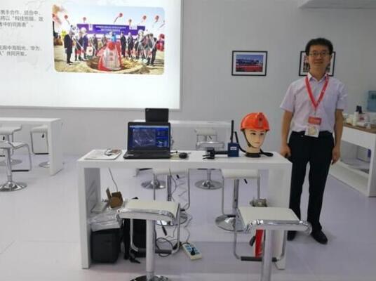 新品發(fā)布，無人機(jī)展示     金鴻泰驚艷亮相SNEC 2017