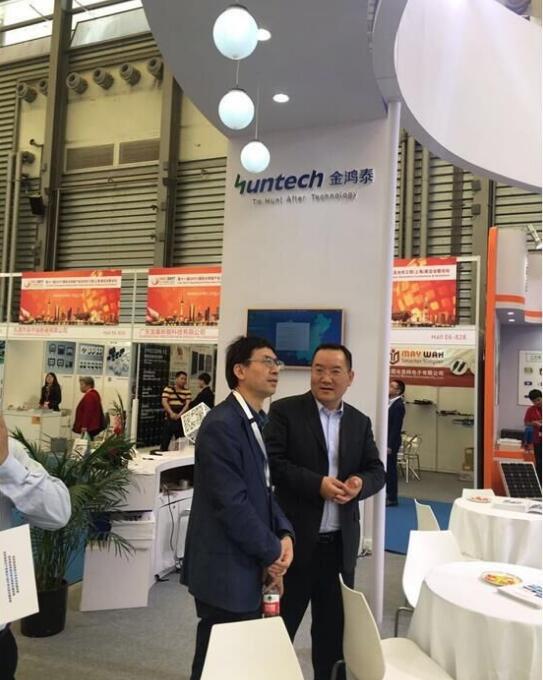 新品發(fā)布，無人機(jī)展示     金鴻泰驚艷亮相SNEC 2017