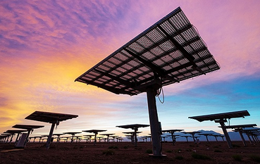 四年后中國光伏迎來轉(zhuǎn)折點(diǎn) 電價(jià)或?qū)⒌陀诿弘? width=