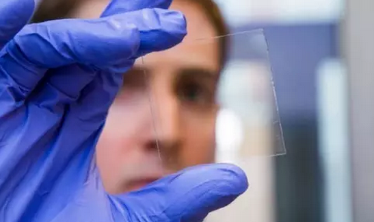 普林斯頓研發(fā)太陽能自供電智能窗戶系統(tǒng)，用戶或可用手機調(diào)節(jié)窗戶顏色