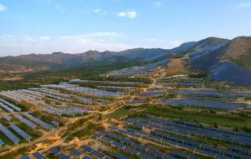 看第二批領(lǐng)跑者基地首個并網(wǎng)的非平臺光伏電站是如何煉成的？
