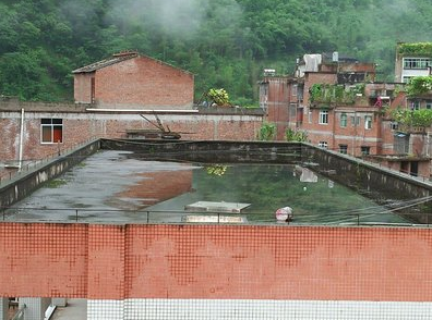 光伏點亮千里圓夢路，邊陲傳來朗朗讀書聲