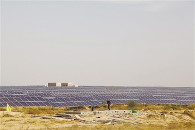 庫布其:領(lǐng)跑光伏發(fā)電 打造沙漠藍海
