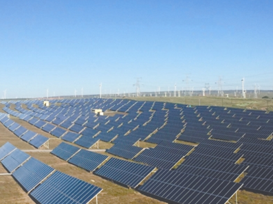 發(fā)展綠色能源 造福千家萬戶&mdash;&mdash;草原深處有光伏