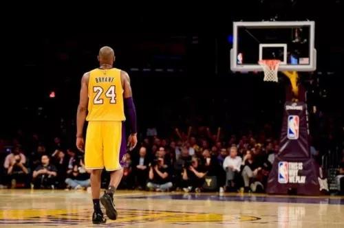 剛剛，科比球衣在屋頂光伏電站下退役！