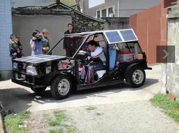 高手在民間 花1.5萬(wàn)造出能跑70公里的光伏汽車！