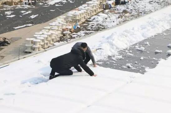 1MW屋頂光伏電站如何除雪？這個業(yè)主的建議真好！