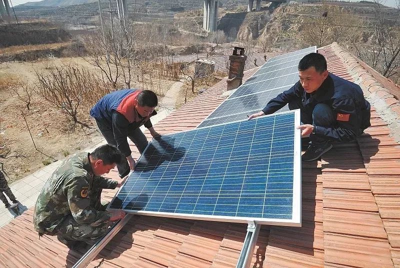 坡屋頂、平屋頂、彩鋼瓦屋頂光伏系統(tǒng)安裝方式詳解