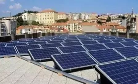 坡屋頂、平屋頂、彩鋼瓦屋頂光伏系統(tǒng)安裝方式詳解