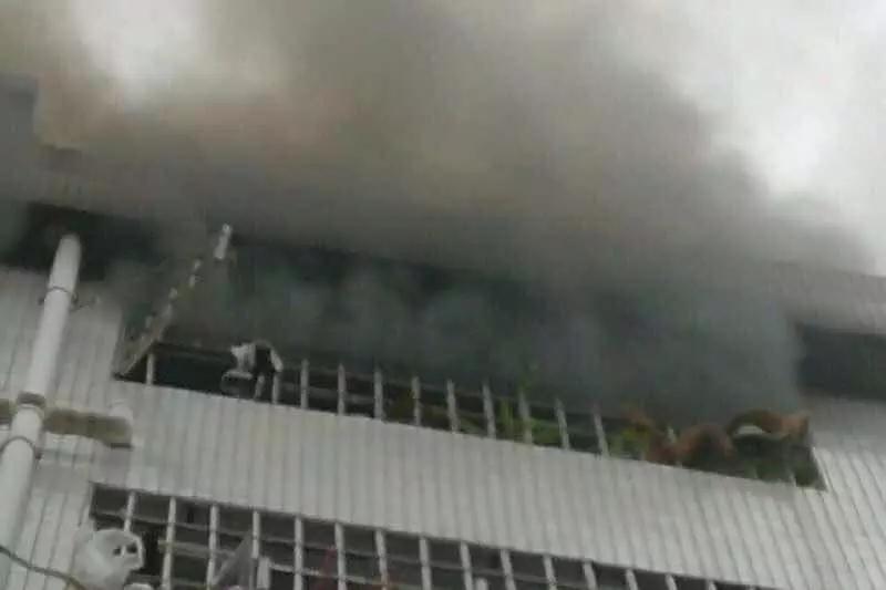 突發(fā)：深圳某住戶違規(guī)組裝光伏發(fā)電系統(tǒng)，引發(fā)火災(zāi)...