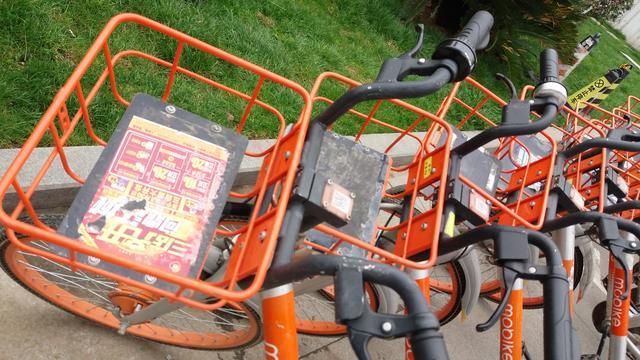 小廣告遮擋太陽能電池板 大量共享單車變&ldquo;僵尸車&rdquo;