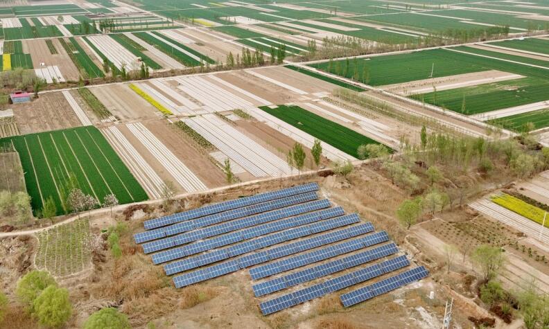 荒地升起的&ldquo;金色陽(yáng)光&rdquo; 河北探索光伏扶貧新路