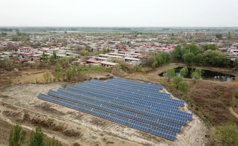 荒地升起的&ldquo;金色陽(yáng)光&rdquo; 河北探索光伏扶貧新路