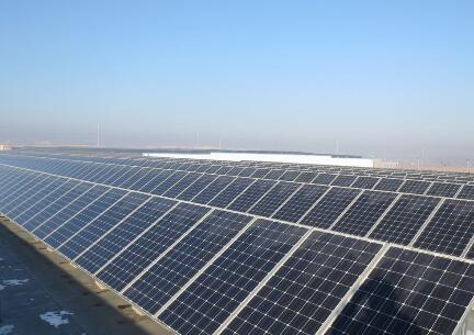 濟(jì)南市第三批光伏扶貧工程首個電站在賈莊鎮(zhèn)小莊村并網(wǎng)發(fā)電