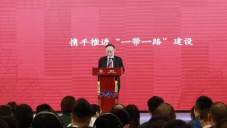 晶澳太陽能董事長靳保芳出席中越商貿(mào)促進(jìn)交流會