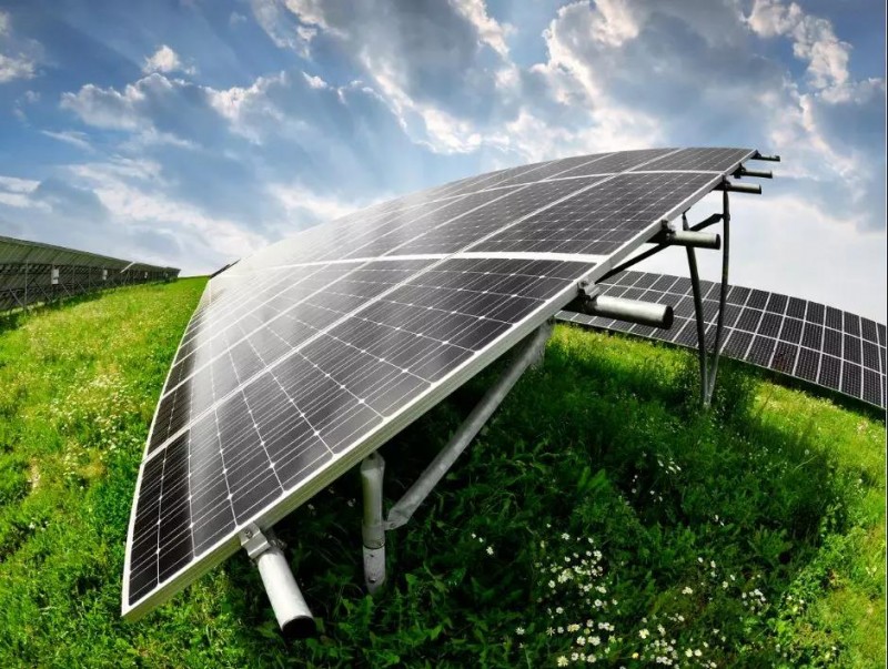 中國光伏十年經(jīng)歷了什么？ 到底是該遏止還是該鼓掌？