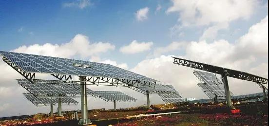 光伏新政之下的疑問:市場問題為何不能用市場機(jī)制解決?