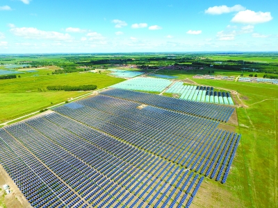 “鐵桿莊稼”:頂上發(fā)電 地上養(yǎng)牛