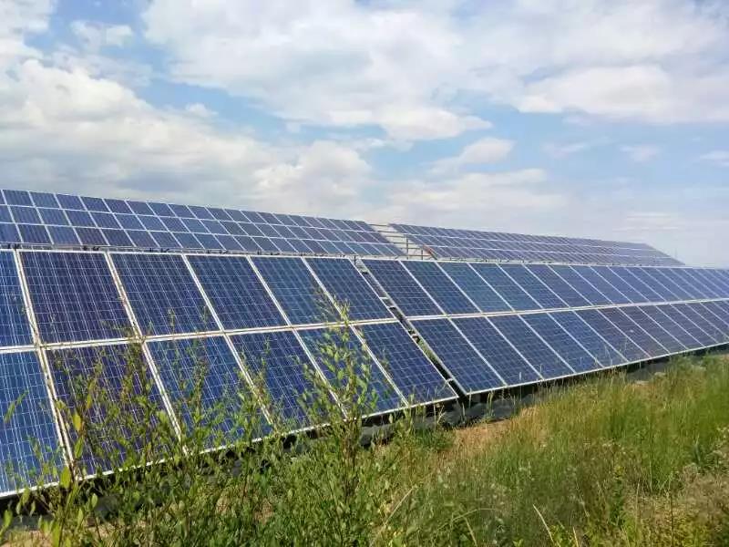 光伏電站組件清洗：人工一小時，他只要一分鐘？