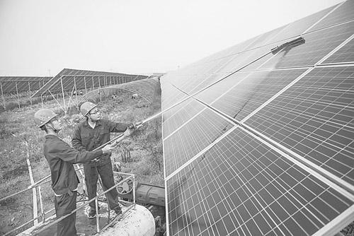 河北棗強(qiáng)縣積極推進(jìn)&ldquo;農(nóng)光互補(bǔ)&rdquo;光伏電站建設(shè)