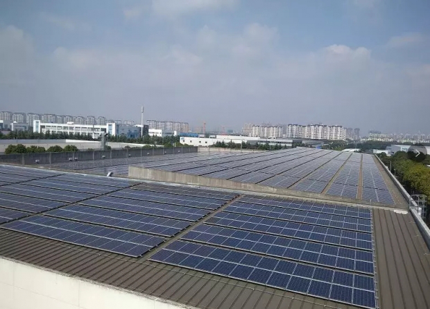 聯(lián)盛新能源攜手無(wú)錫富士電機(jī) 首個(gè)分布式光伏發(fā)電項(xiàng)目并網(wǎng)