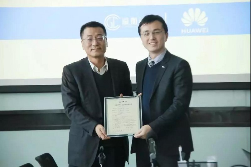鑒衡向陽光電源、華為、禾望頒發(fā)國內(nèi)首批逆變器新能標認證證書