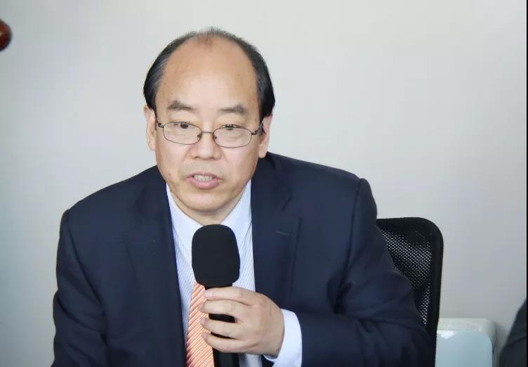 鑒衡向陽光電源、華為、禾望頒發(fā)國內(nèi)首批逆變器新能標認證證書